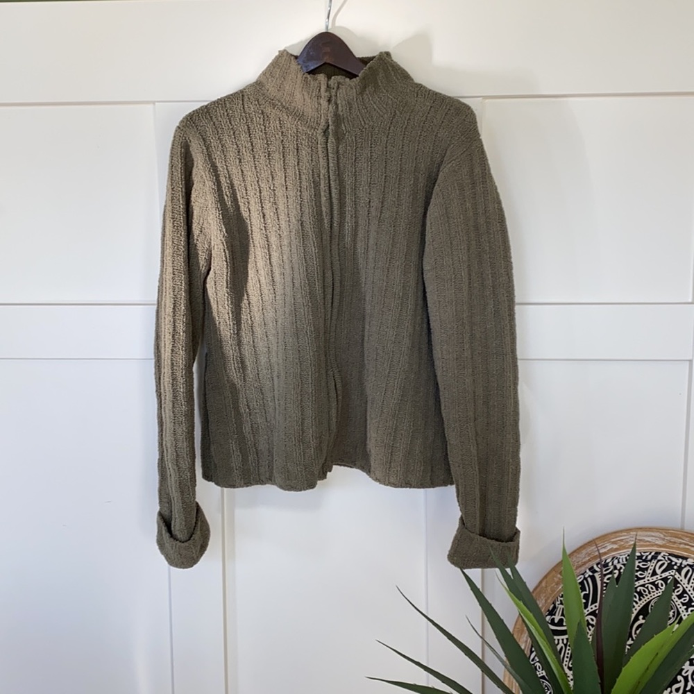 3️⃣ for $30- Khaki LG zip up sweater